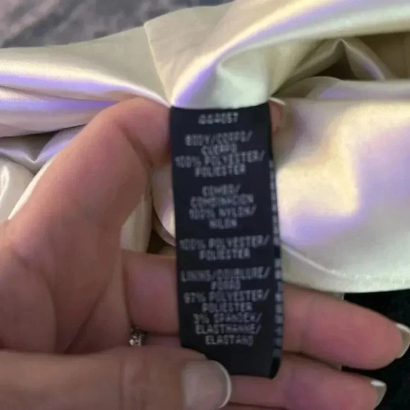 MONIQUE LHUILLIER Chantilli Lace one shoulder cocktail dress black over nude - Picture 7 of 8